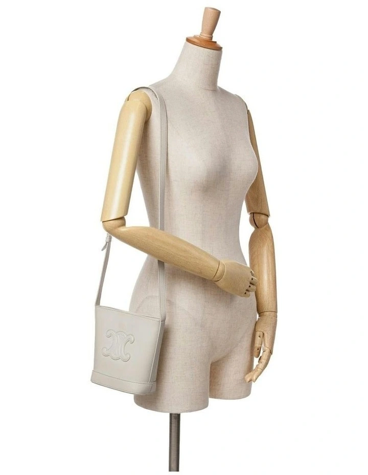 Bucket Cuir Triomphe Leather Bag in Grey image 7