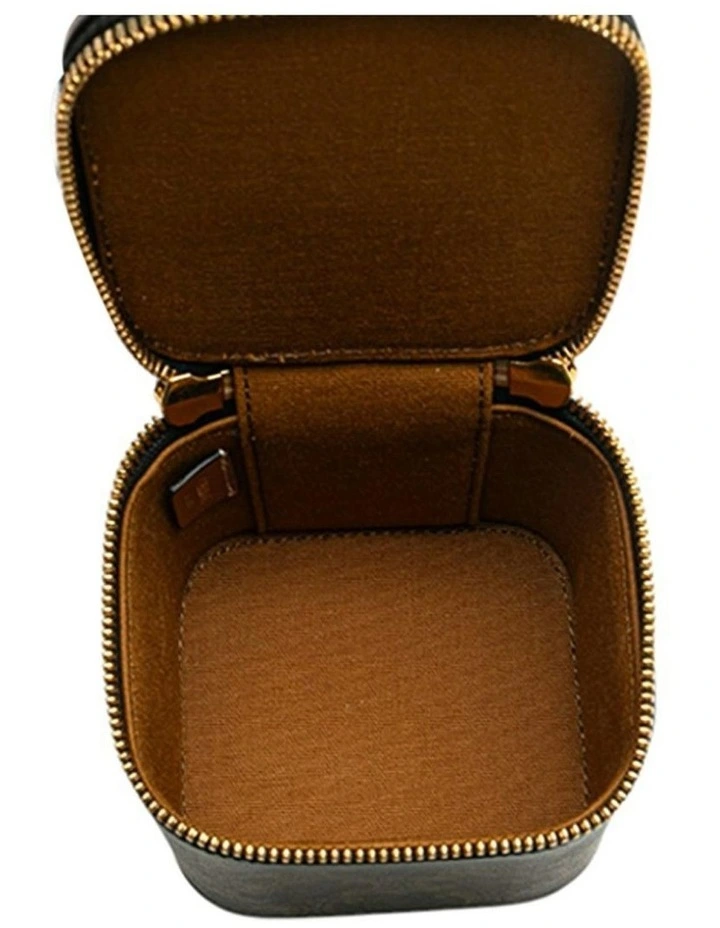 Celine Mini Top Handle Bag Pre-Loved (Azura Fashion Group ABN 30 617 598 651) image 4