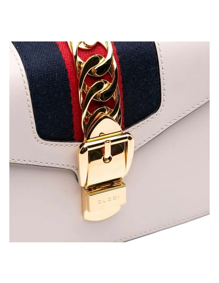 Gucci Elegant Top Handle Bag in White image 7