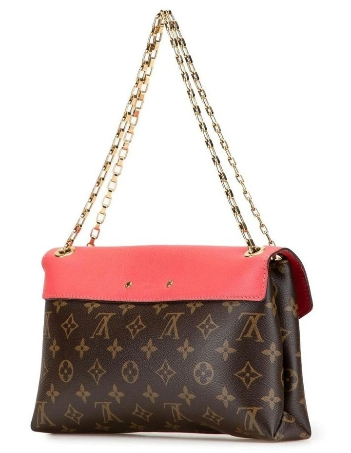 Louis Vuitton Chain Shoulder Bag in Brown image 2