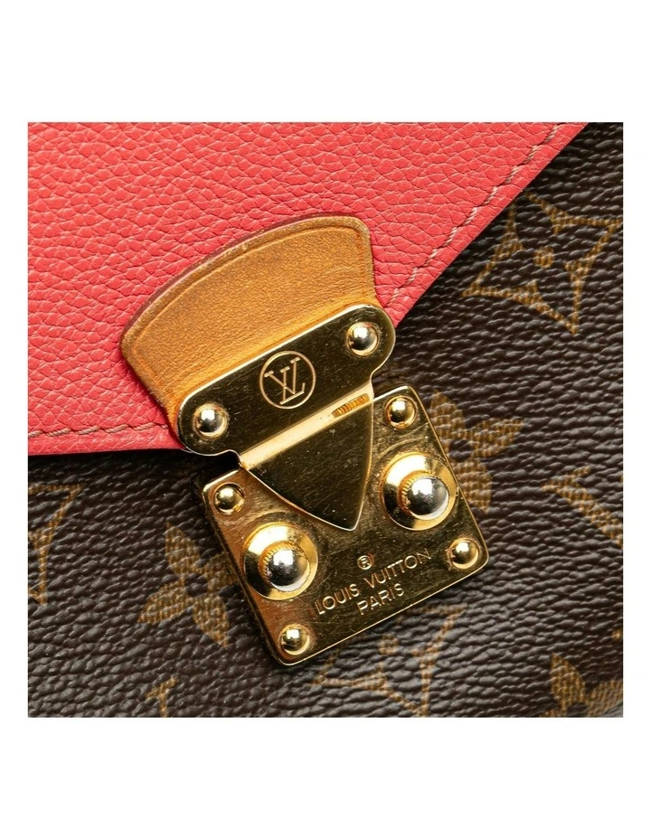 Louis Vuitton Chain Shoulder Bag in Brown image 7