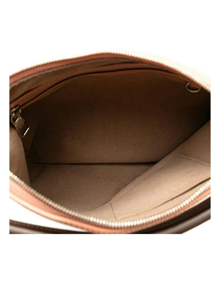 Leather Shoulder Bag in Pink Pre-Loved (Fashion Group ABN 30 617 598 651) image 4