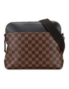 Crossbody Messenger Bag Pre-Loved (Azura Fashion Group ABN 30 617 598 651) in Brown