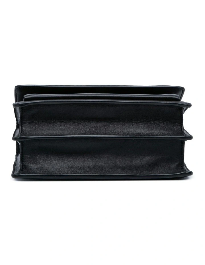 Elegant Shoulder Bag With Chain (Fashion Group ABN 30 617 598 651) in Black image 3