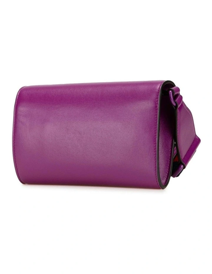 Gucci Elegant Shoulder Bag with Adjustable Strap Pre-Loved (Azura Fashion Group ABN 30 617 598 651) in Purple image 2