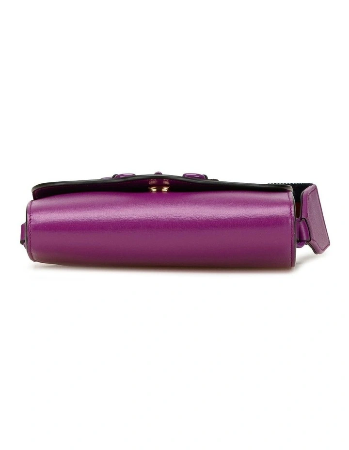 Gucci Elegant Shoulder Bag with Adjustable Strap Pre-Loved (Azura Fashion Group ABN 30 617 598 651) in Purple image 3