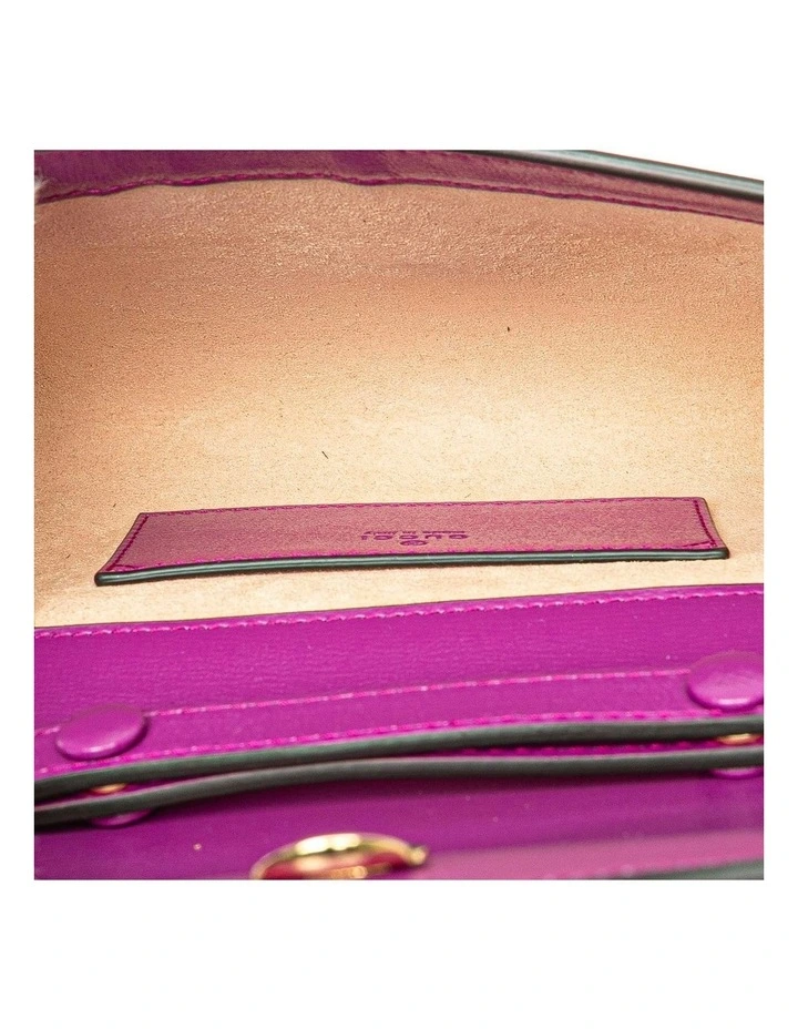 Gucci Elegant Shoulder Bag with Adjustable Strap Pre-Loved (Azura Fashion Group ABN 30 617 598 651) in Purple image 4