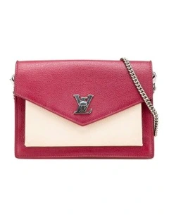 Louis Vuitton Elegant Chain Shoulder Bag for Stylish Occasions Pre-Loved (Azura Fashion Group ABN 30 617 598 651) in Red