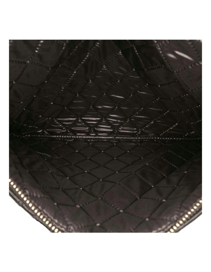 Chanel Tassel Zip Pouch Pre-Loved (Azura Fashion Group ABN 30 617 598 651) in Black image 4