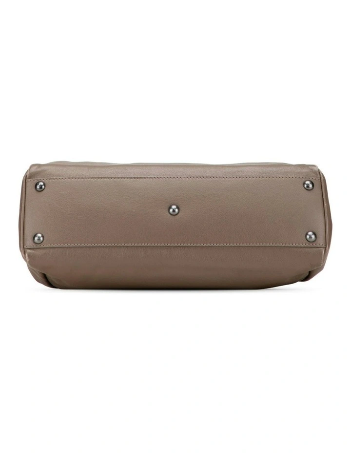 Fendi Leather Satchel Bag Pre-Loved (Azura Fashion Group ABN 30 617 598 651) in Brown image 3