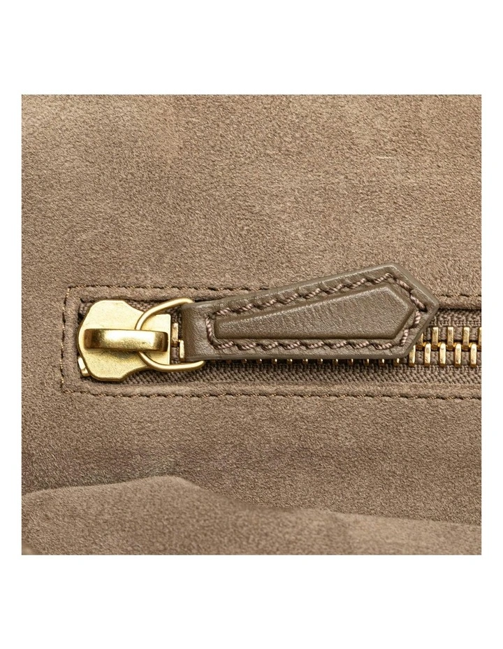 Fendi Leather Satchel Bag Pre-Loved (Azura Fashion Group ABN 30 617 598 651) in Brown image 7