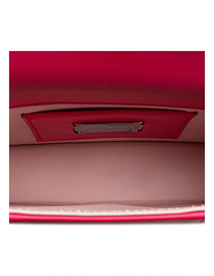 Bvlgari Chain Crossbody Bag Pre-Loved (Azura Fashion Group ABN 30 617 598 651) in Pink image 4