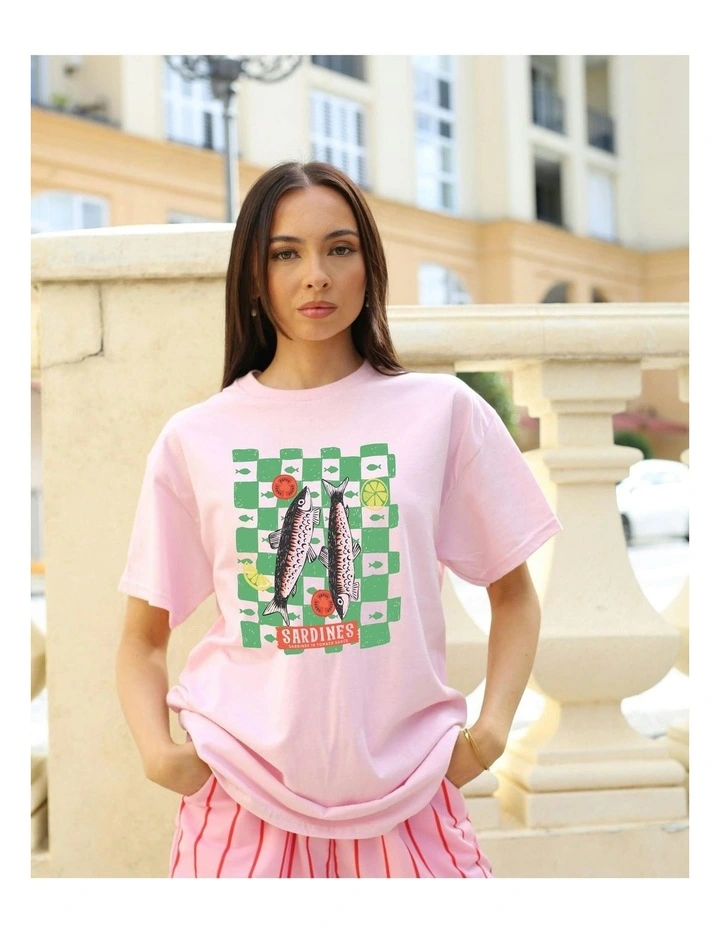 Sardine Tee in Pink image 6