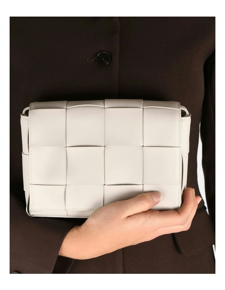 Honey Cross Body Bag in Bone Leather image 7
