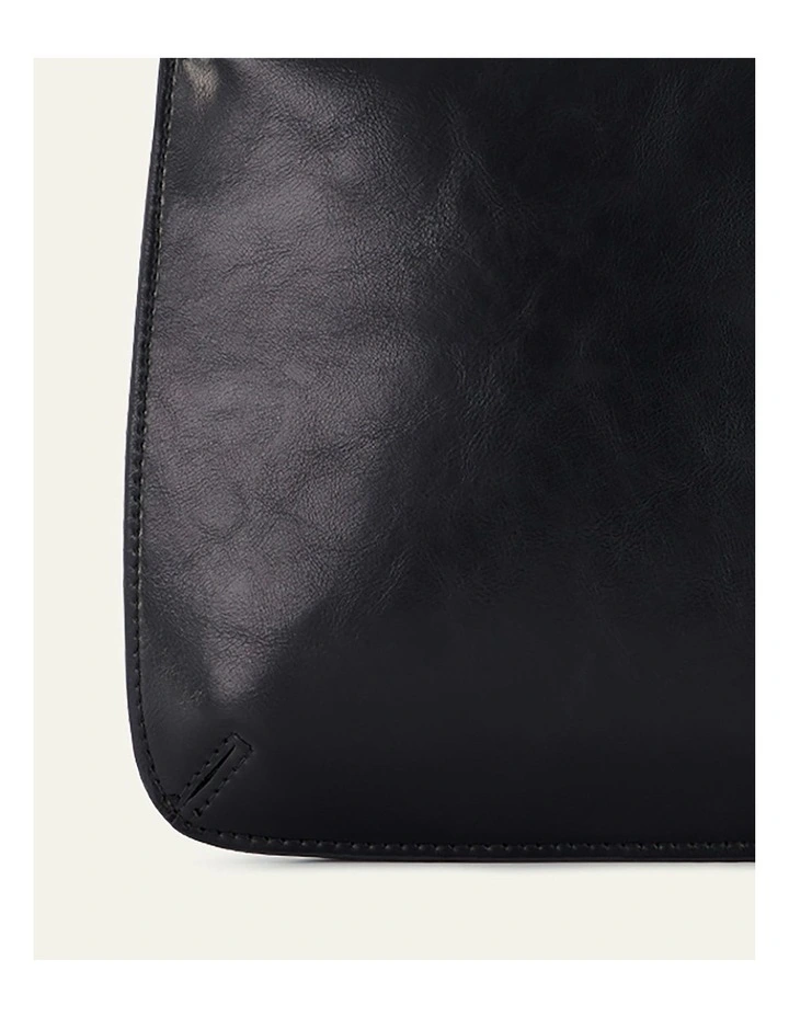 Amber Crossbody Bag in Black Leather image 3