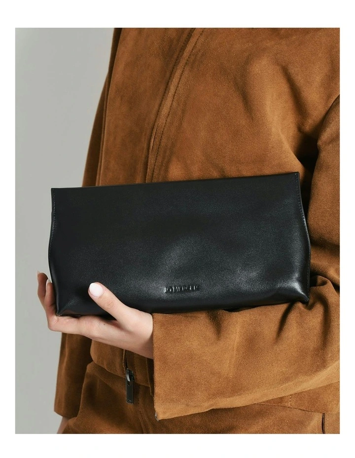 Bonnie Clutch Bag in Black Leather image 2