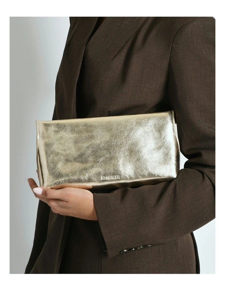 Bonnie Clutch Bag in Light Gold Leather image 2