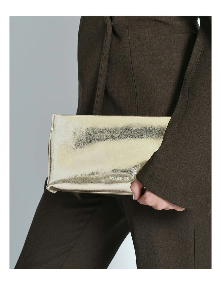 Bonnie Clutch Bag in Light Gold Leather image 7