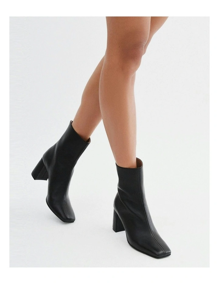 Nevada Mid Ankle Leather Boots in Black image 2