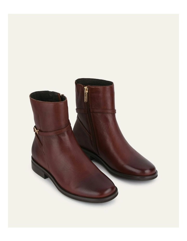 Gilbert Flat Ankle Leather Boots in Chestnut image 3