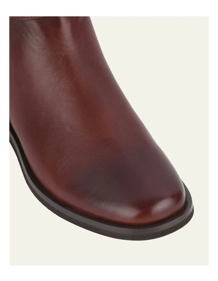 Gilbert Flat Ankle Leather Boots in Chestnut image 4
