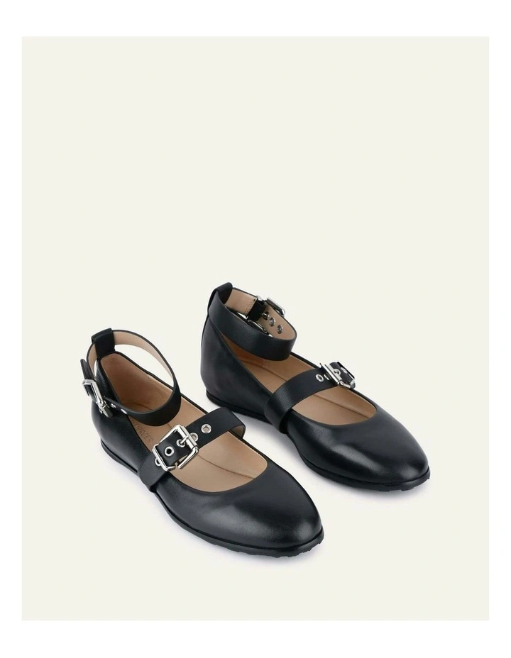 Hera Casual Flats in Black image 3