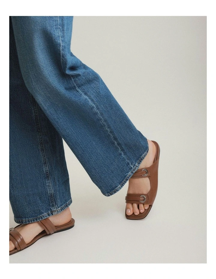 Quill Flat Leather Sandals in Dark Tan image 7