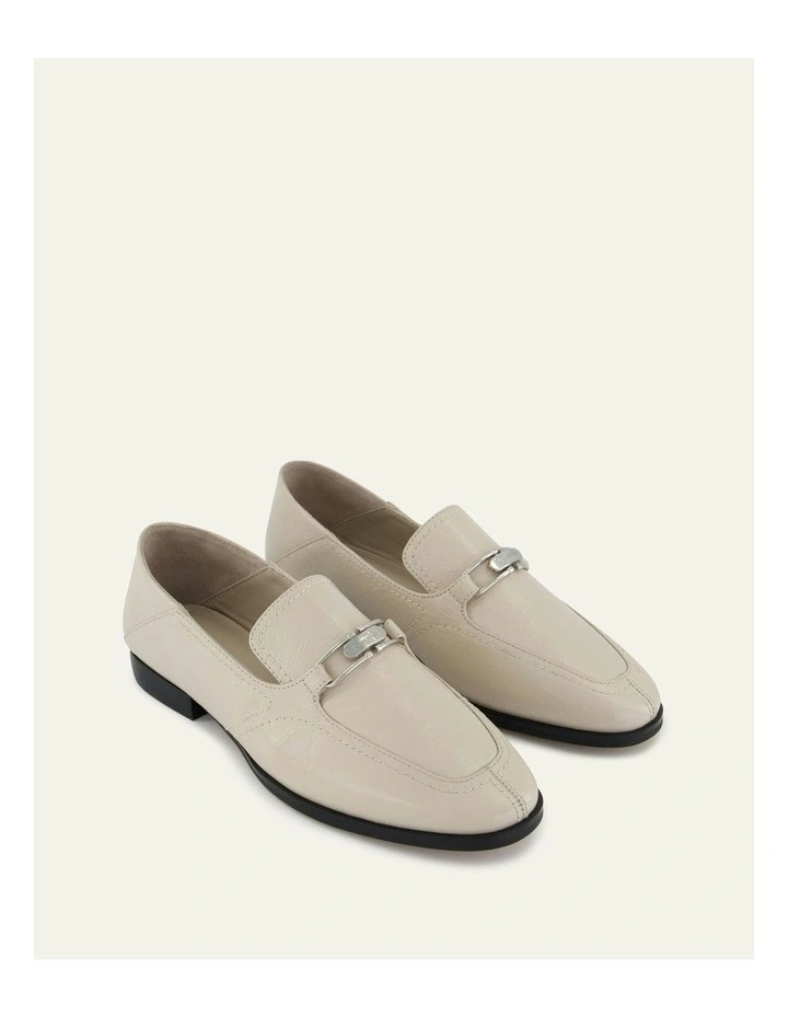 Riley Loafers Crinkle Leather in Bone image 3