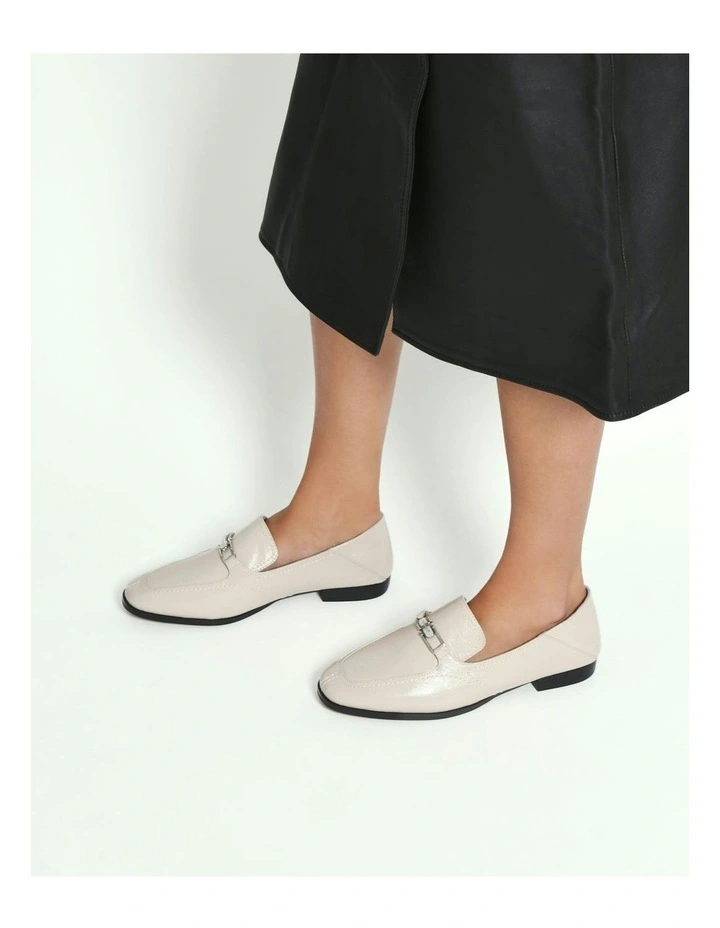 Riley Loafers Crinkle Leather in Bone image 7