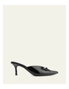 Betsy Mid Heels Crinkle Patent in Black