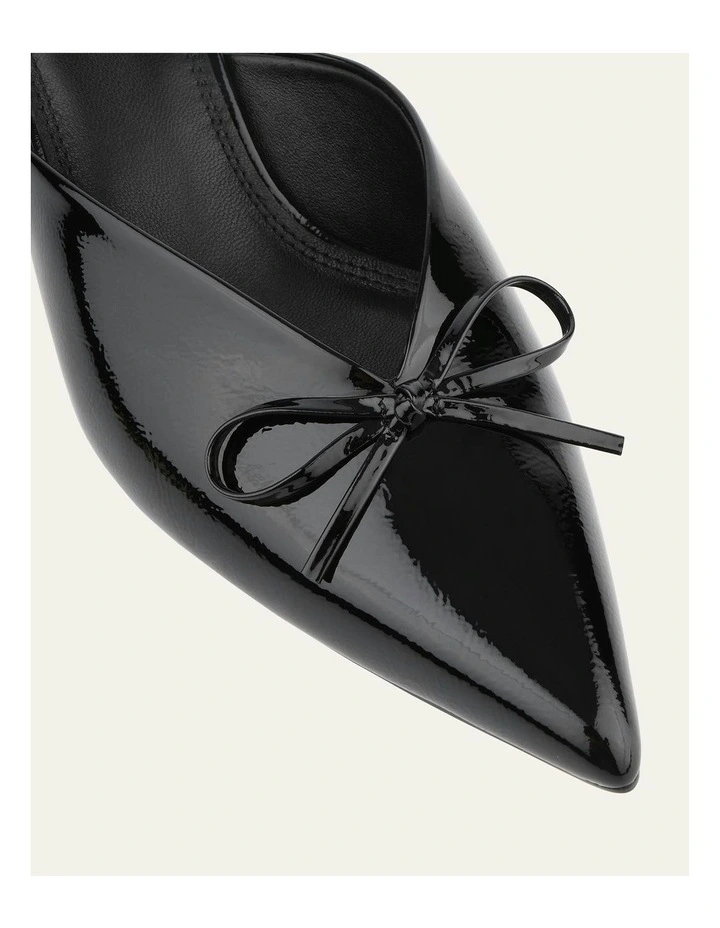 Betsy Mid Heels Crinkle Patent in Black image 4