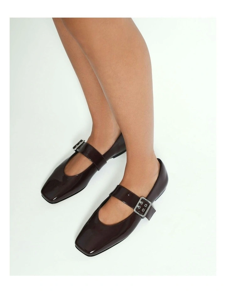 Sarah Casual Flats Merlot Crinkle Patent in Red image 7