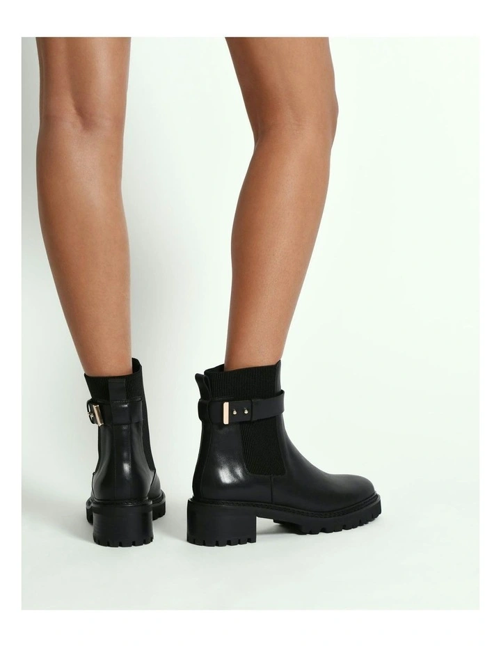 Kiko Flat Ankle Boots Leather in Black image 7