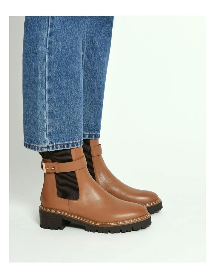 Kiko Flat Ankle Boots True Leather in Tan image 7