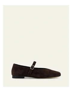 April Casual Flats in Bitter