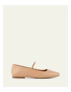 Avery Casual Flats in Tan Leather