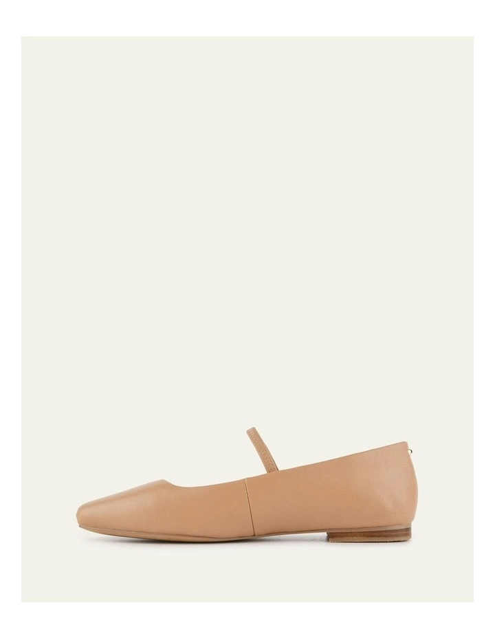 Avery Casual Flats in Tan Leather image 5