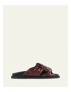 Ollie Leather Flat Sandals in Mulberry