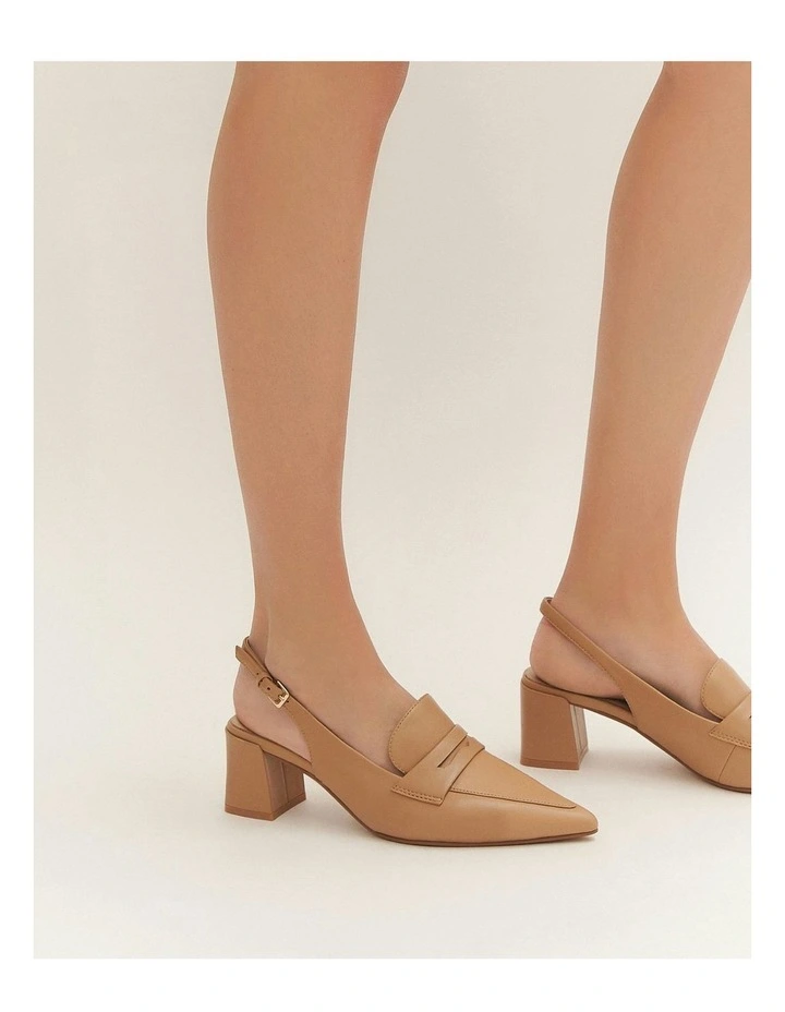 Carlton Low Heels in Tan Leather image 2