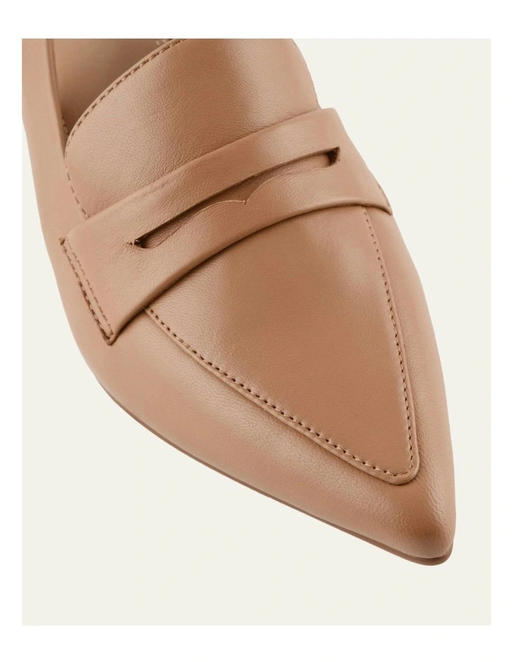Carlton Low Heels in Tan Leather image 4