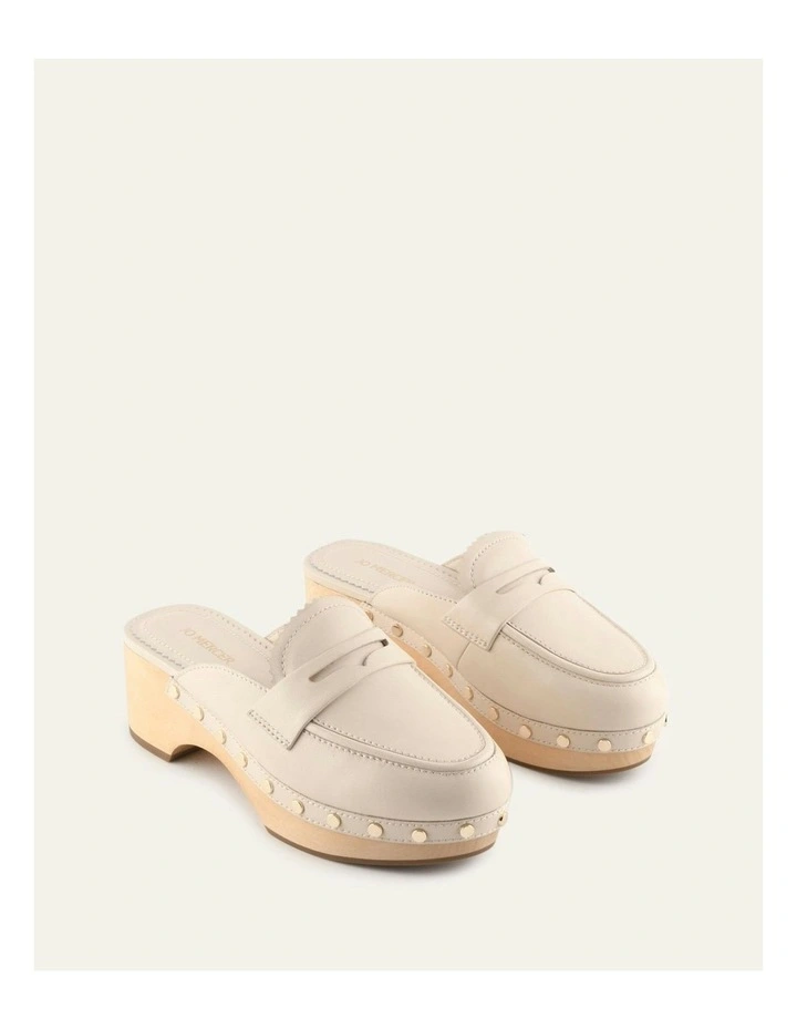 Drift Leather Clogs in Vanilla image 2