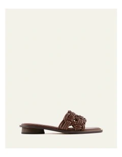 Corta Flats Leather Sandals in Pecan