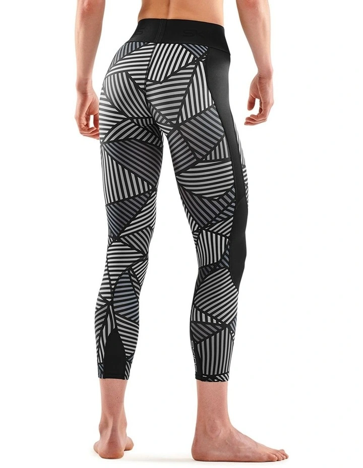 Series-3 Angle Running Activewear 7/8 Tights in Black image 2