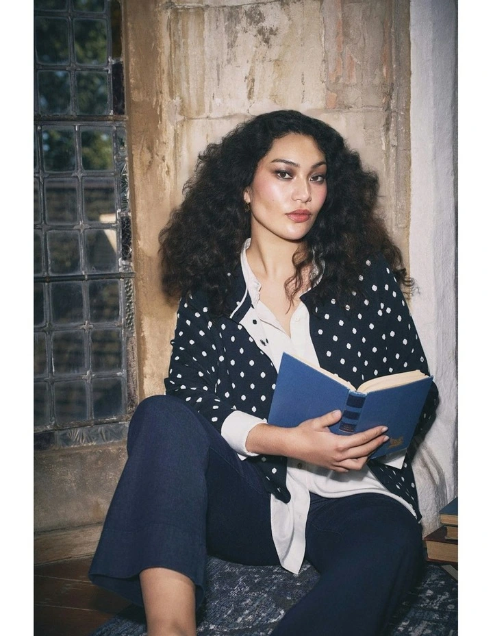 Jacquard Cotton Cardigan in Deep Navy Spot image 2