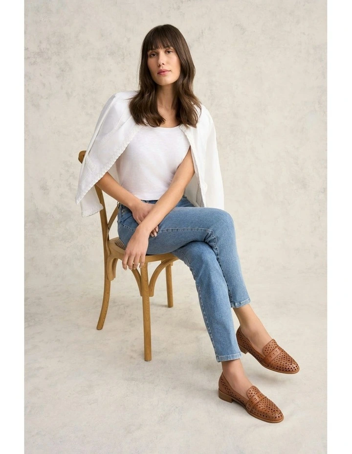 The Classique 25 Jean in Aged Denim image 4