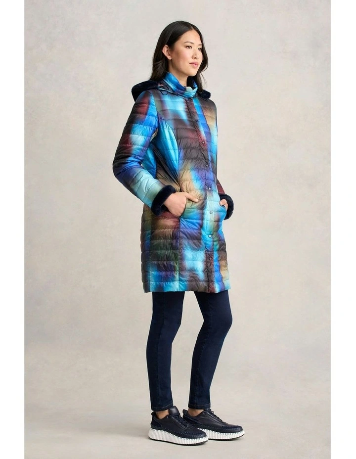 Reversible Longline Puffer Jacket in Ombre Print image 4