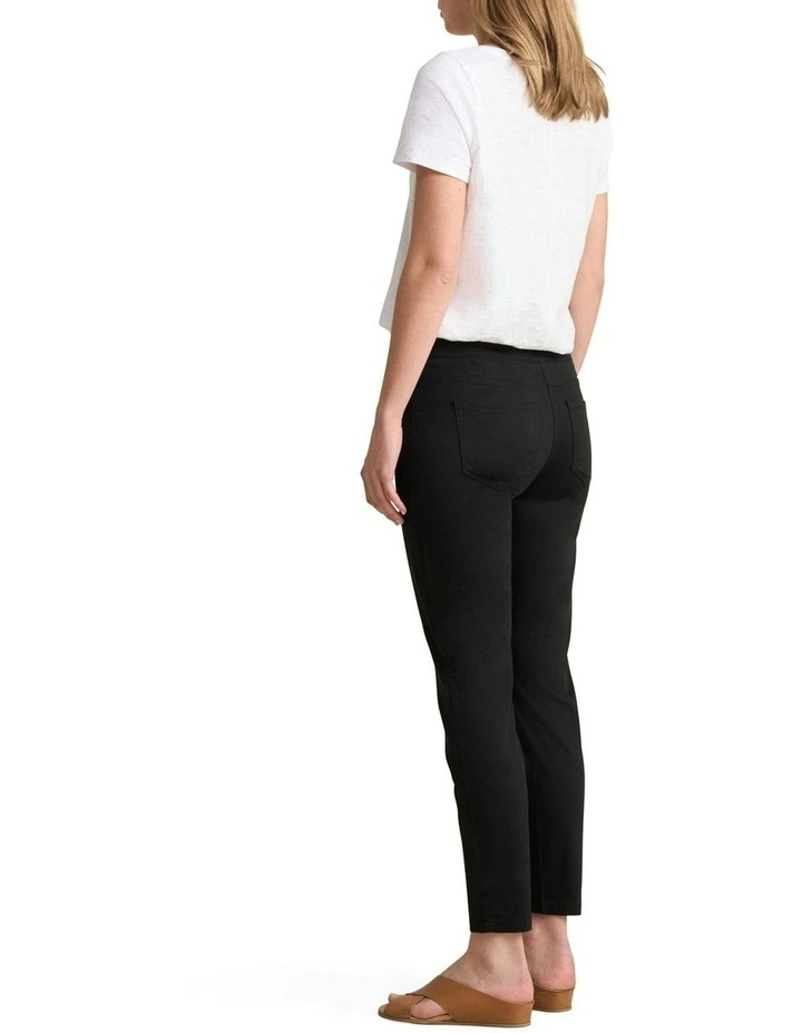 7/8 Skinny Leg Bengajean in Black image 4