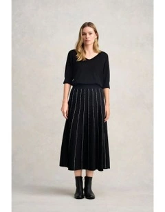 Knit Midi Skirt in Black