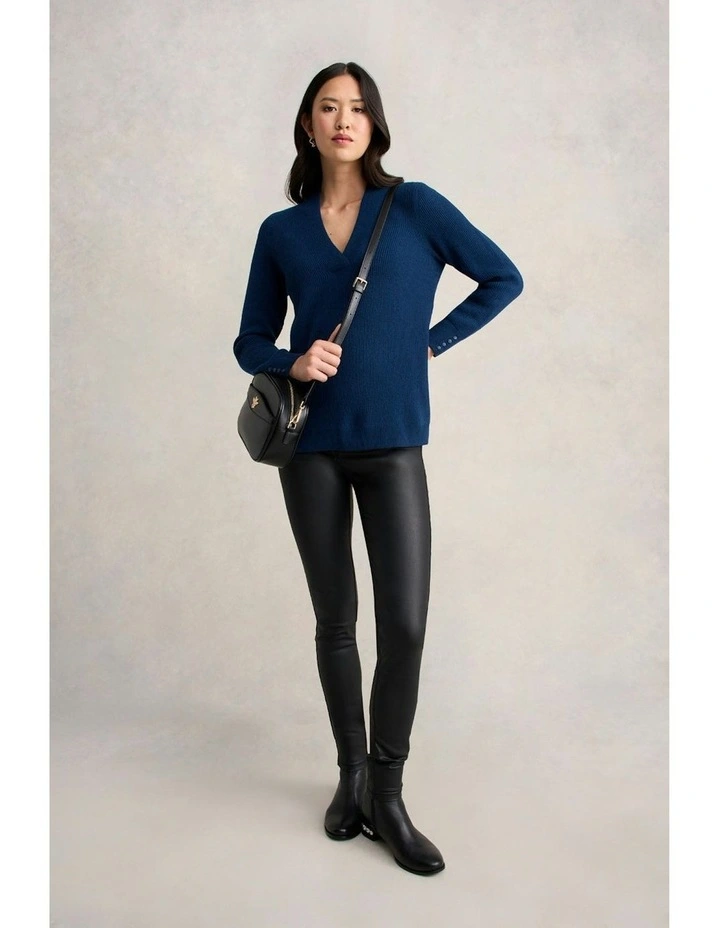 Ribbed V-Neck Wool Jumper in Midnight Blue image 7