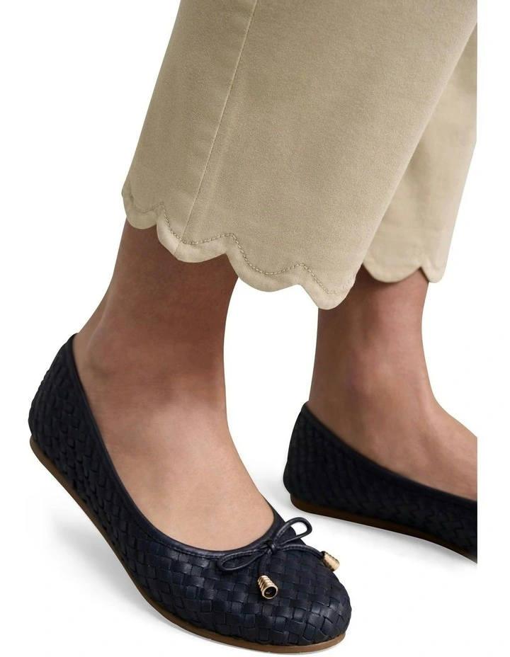 Scallop Detail Bengajean in Stone image 3